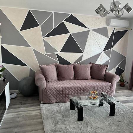 Magnific Apartment Oradea Exterior photo